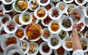 Inilah Alasan Kedai Nasi Asal Sumbar Disebut Rumah Makan Padang